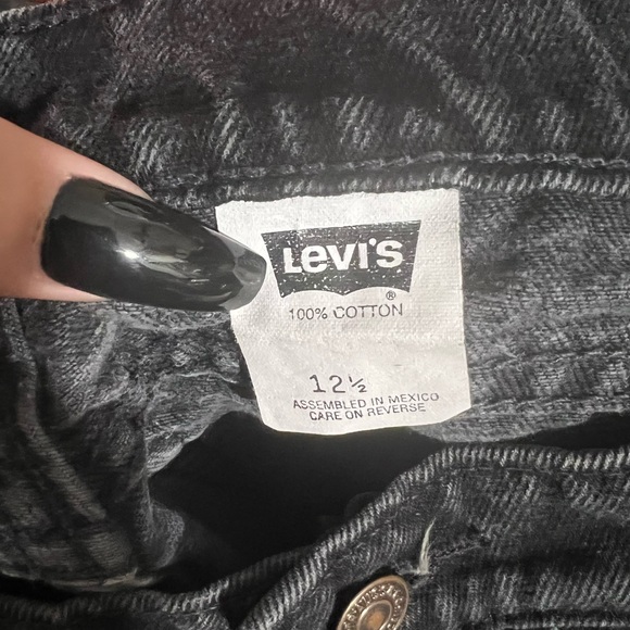 Levi High Wasited Shorts - Black - Picture 3 of 3